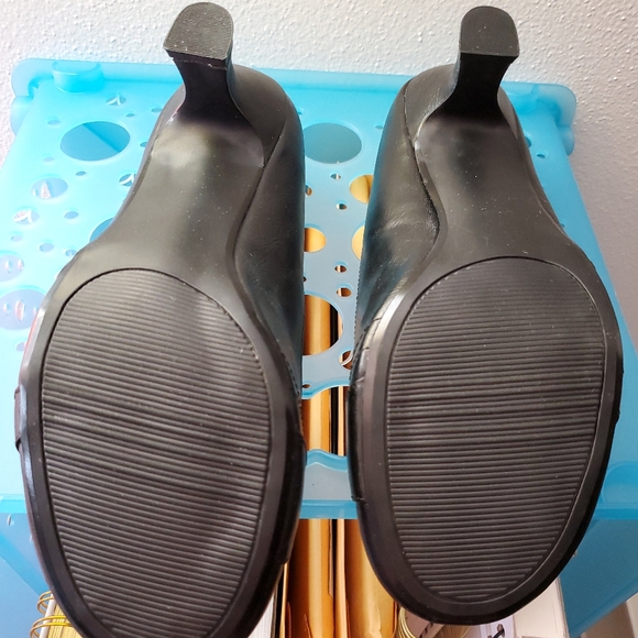 Mudd Patent Buckle Kitten Heels Women's 9.5 - Picture 3 of 3